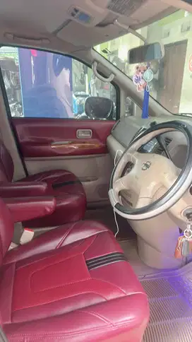 Dijual Nissan serena 2010.