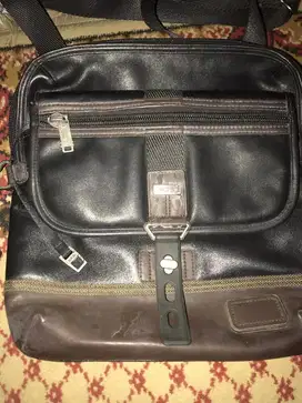 Tas kantor tumi