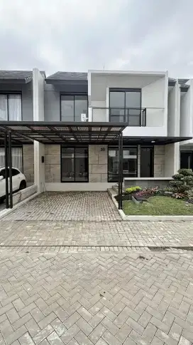 DISEWAKAN RUMAH BARU FURNIS DI PUNAWANGI KOTA BARU PARAHYANGAN BANDUNG
