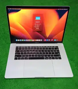 Macbook Pro 2017 15inch i7 16/256 Silver Touchbar Dual VGA mulus murah