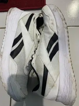 (FAST) JUAL BU CEPAT REEBOK RUNNING SZ 41 (98%)