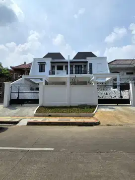 Dijual rumah mewah modern classic dalam komplek di duren sawit