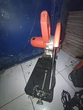 Mesin potong alumunium dan tulang sapi