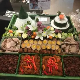 Tumpeng komplit gudeg liwetan dll
