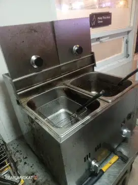 Deep Fryer 2 Tungku Bekas Getra