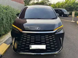Jual Lexus LM350 Hybrid 4 Seater 2023
