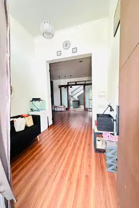 Disewakan rumah Full Furnish Di perumahan Cherry Field Ciganitri,Bdg