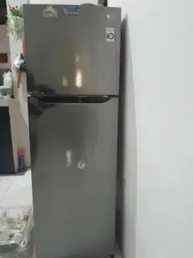 Kulkas bekas LG inverter