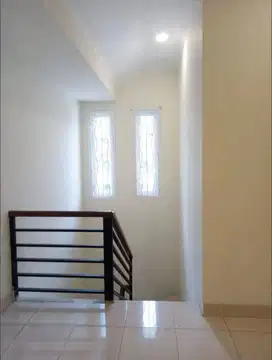 DISEWAKAN CEPAT RUMAH BARU RENOV (SUNTER)