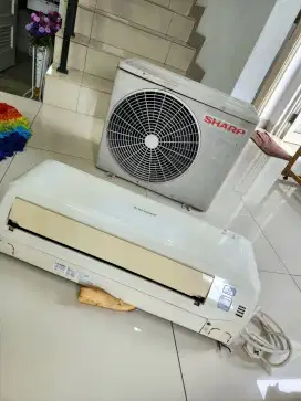 AC Mitsubishi 1 1/2 PK Mulus Freon Kosong