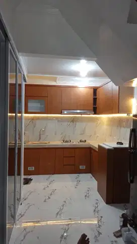 KITCHEN SET INTERIOR