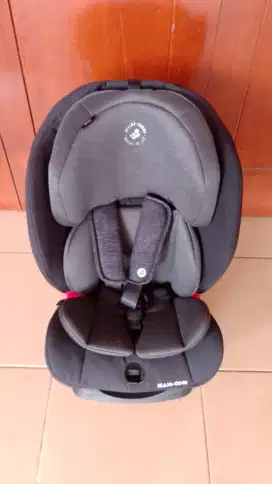 Car seat maxi cosi titan black