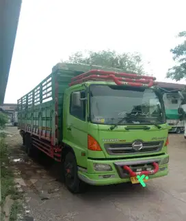 Hino FL 235 JW Th 2014 Bak Triway panjang 9,6 meter