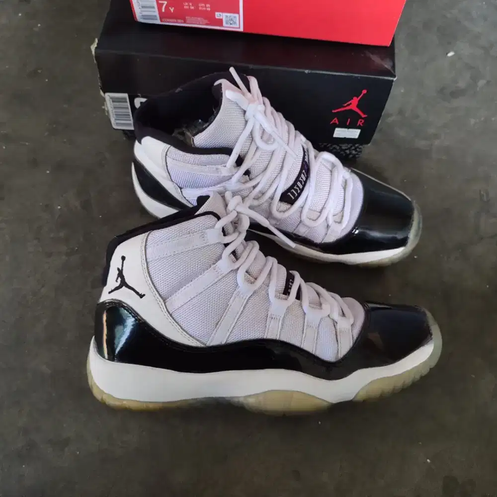 Nike aj 11 concord