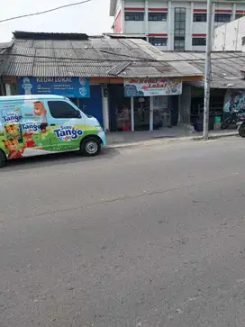 Tanah Pinggir Jalan + 20kamar Kos2an Kamar Lokasi Strategis dekat OT