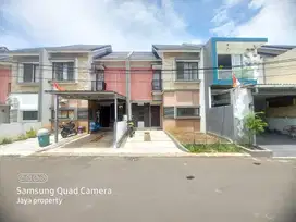 Rumah bagus 2 lantai di perumahan dekat tol Jatiwarna. Bekasi.