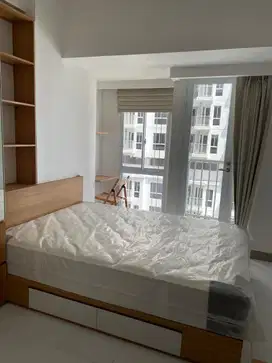 DISEWAKAN STUDIO APARTEMEN TOKYORIVERSIDE FURNISHED BARU