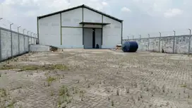 Gudang siap pakai di bangsal mojoanyar, mojokerto