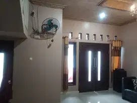 RUMAH DAERAH SEMEMI DEKAT DENGAN SMAN 12 SURABAYA