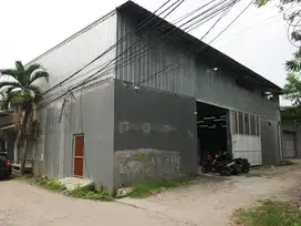 Gudang Siap Pakai, 2 Lt, Hoek,barat dan Utara,di Kompleks Kaveling Dpr