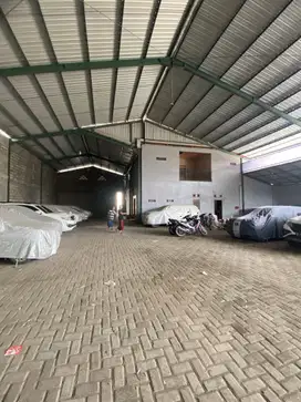 Gudang pasuruan kota ada bangunan rumah tinggal