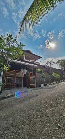 RUMAH SIAP HUNI 2.5 LANTAI DALAM KOMPLEK BUKIT CINERE INDAH