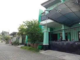 Rumah besar di Blimbing harga miring