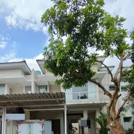 Dijual Rumah Mewah dan Besar di Goldfinch Gading Serpong