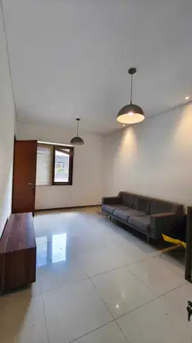 Dijual / Disewakan Rumah nyaman di Setra duta Bandung Setraduta