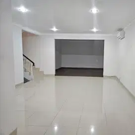 Jual Rumah Granada Alicante Gading Serpong 3,5 M 5KT 4KM