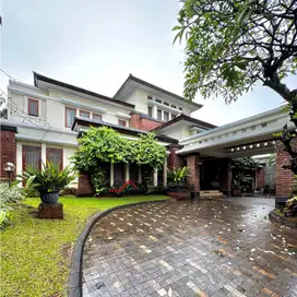 Rumah Mewah Eklusif Di Tengah kota Dekat Kuningan,Jakarta Selatan