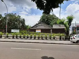 Di Jual Tanah Letak sangat strategis dipinggir jalan raya Ciledug.
