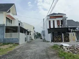 MASIH 3 UNIT RUMAH 2 LANTAI 600 JT-AN COLOMADU