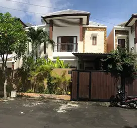 Rumah 2 Lantai Private Cluster di Perumahan Royal Garden, Jimbaran