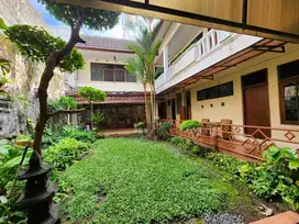 WTS / Dijual Rumah Tua 2 Lantai di Patal Senayan, Jakarta Selatan