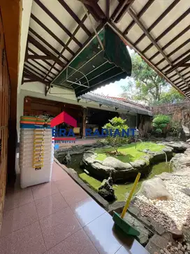 Rumah Dijual Siap Huni Nyaman dengan Halaman Luas di Cikini, Bintaro
