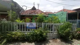 HARGA NEGOO!Rumah Kapasari Hitung Tanah Pusat Kota