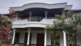 Dijual Rumah Mewah Posisi Jalan Utama di modernland, Tangerang
