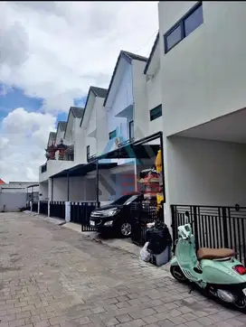 Dijual rumah 2 lantai  Perumahan cluster  One gate Sistem  Di Sesetan