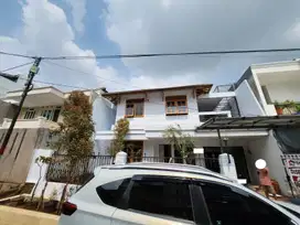 NL163- Termurah! Disewa Rumah Siap Huni 11x17 di Janur Elok Sportmall