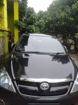 Toyota Kijang Innova 2005 Bensin