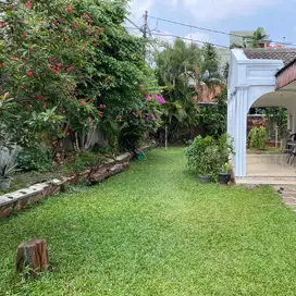 Disewakan Rp 300 juta Rumah Besar di Kemang Utara VII