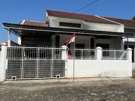 Dijual Rumah Perum cluster Gentan Surakarta