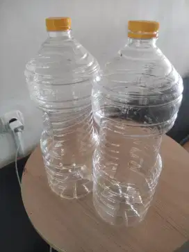 Botol bekas minyak ukuran 2L bersih