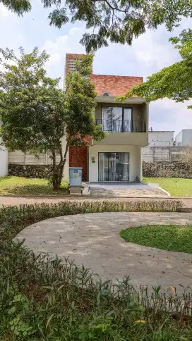 Rumah Dijual Discovery Depan Taman Sektor 9 Bintaro Jaya