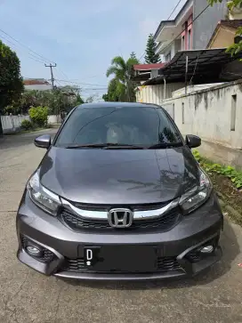 Brio Satya Grey KM Rendah