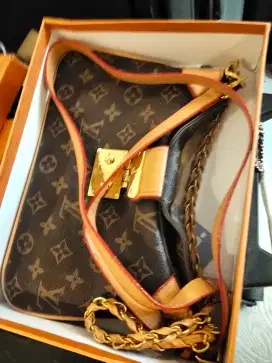 Jual Tas LV ada dos nya. Mulus, no minus