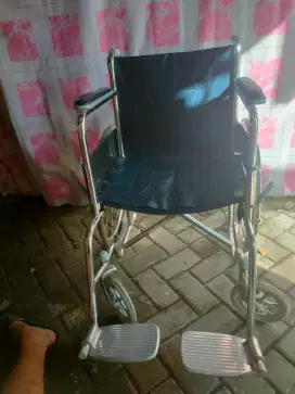 Kursi Roda Kondisi baik