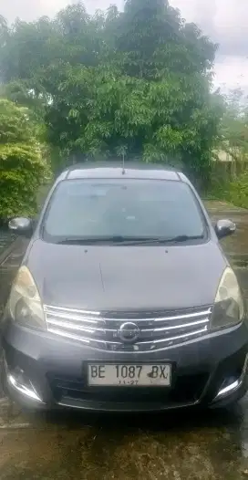 Nissan Grand Livina XV Ultimate AT 2013