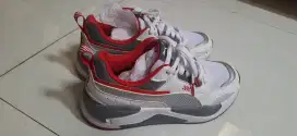 Sepatu puma uk 40.5 brg 90%